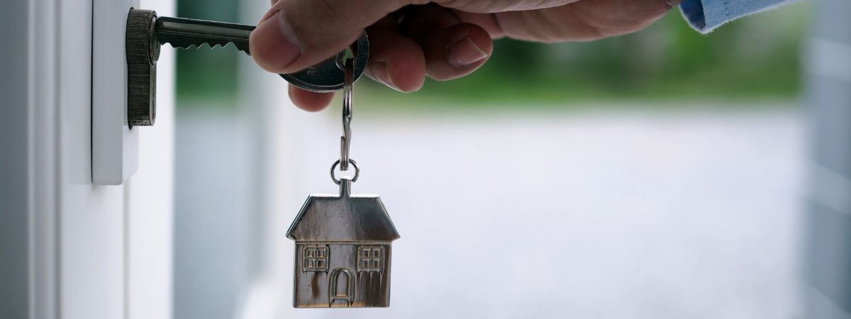An accidental landlord puts keys in their property door